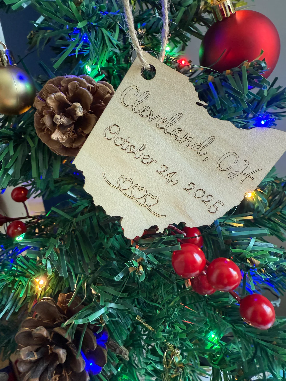 Christmas_ornament_with_wedding_date_city_and_state